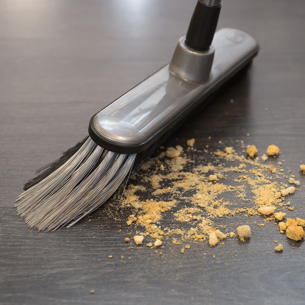 CROSS BRISTLES RUBBERIZED BROOM WITH "BROOMHOLDER" DUSTPAN AND TELESCOPIC HANDLE