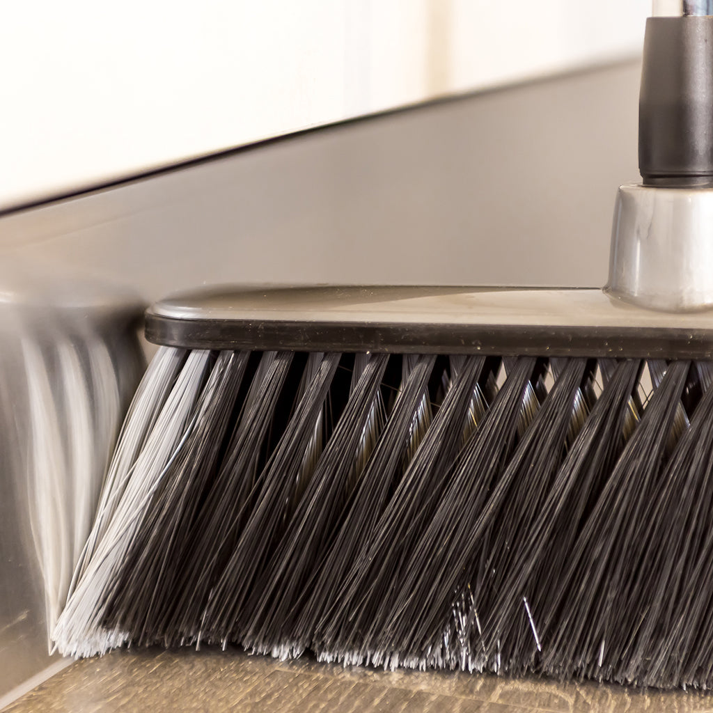 CROSS BRISTLES RUBBERIZED BROOM WITH "BROOMHOLDER" DUSTPAN AND TELESCOPIC HANDLE